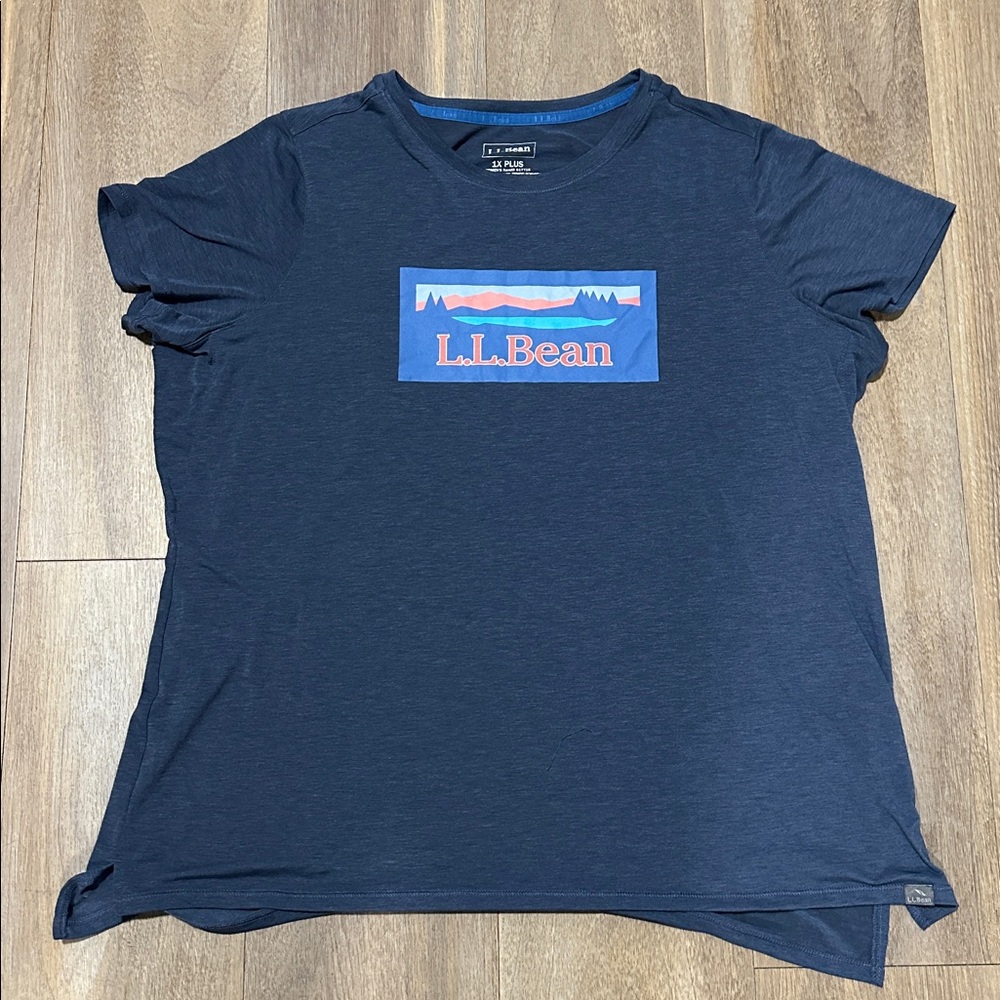 L.L. Bean Womens Graphic Tee Navy blue logo shirt. Size 1X Plus